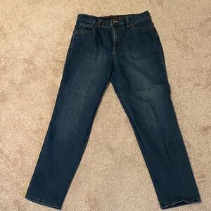 Gloria Vanderbilt straight leg jeans - size 8